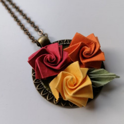 Short pendant -three rose...