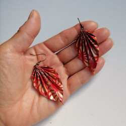 Earrings origami Leaf Chrysanthenum red