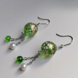 Cherry bead pendant earrings-green