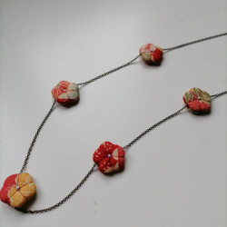 Plum flower necklace Red