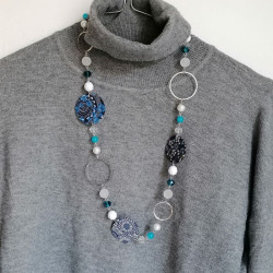 Paper necklace blue
