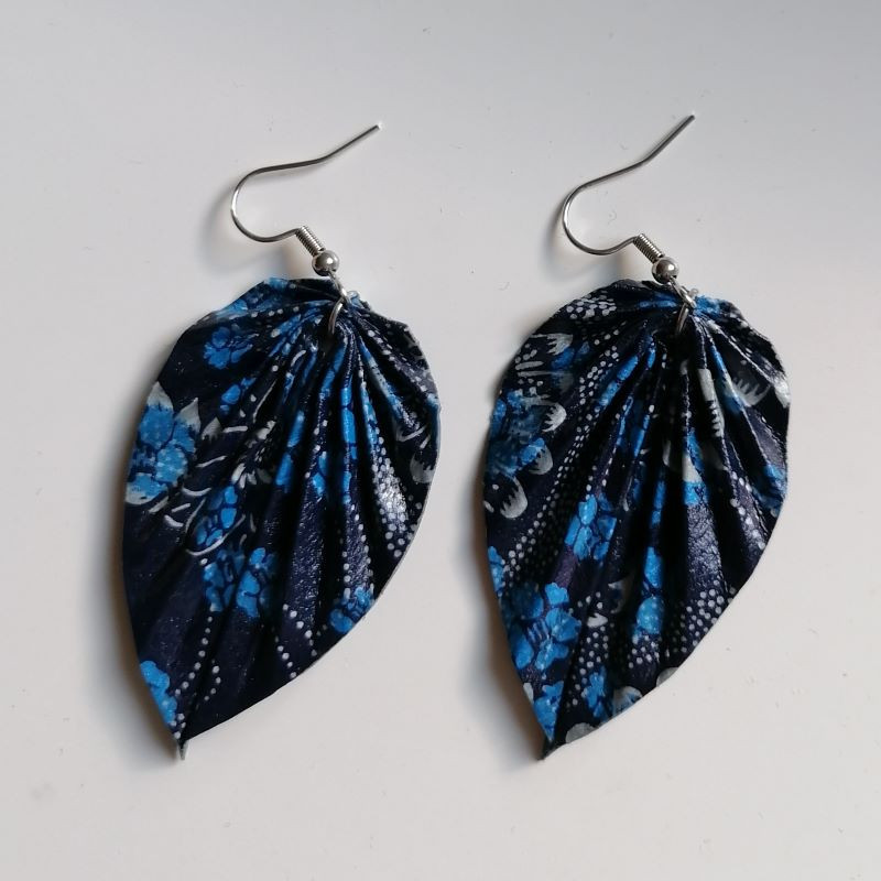 Earrings origami Leaf Flower in big circle