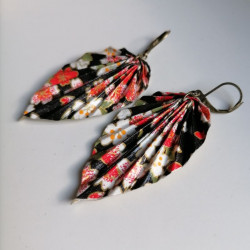 Earrings origami Leaf Cherry blossoms black