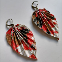 Earrings origami Leaf Chrysanthenum red