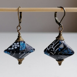 Earrings origami Pyramid indigo