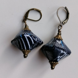 Earrings origami Pyramid indigo