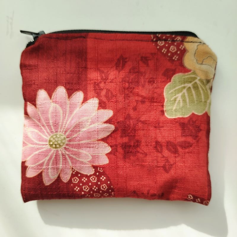 Mini pouch for cards red