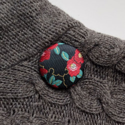 Covered button pin 5cm Camellia