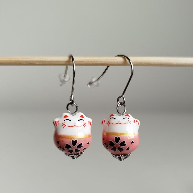 Earrings Manekineko Pink