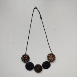 Circle beads and paper short necklace