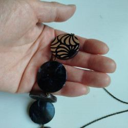 Circle beads and paper short necklace