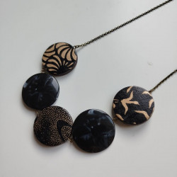 Circle beads and paper short necklace