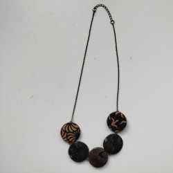 Circle beads and paper short necklace