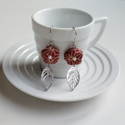 Plum flower earring with Leaf