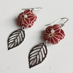 Plum flower earring with Leaf