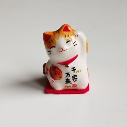 Piccolo ManekiNeko tigrato...