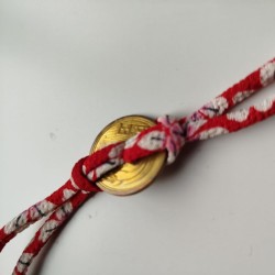 Bracciale con moneta 5yen -rosso