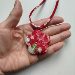 Chirimen cord necklace with flower