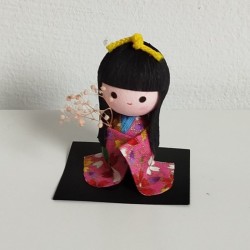 Kimono doll with flowers