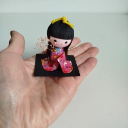 Kimono doll with flowers