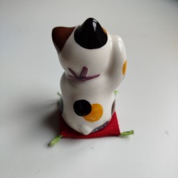 Gatto Manekineko zampa destra