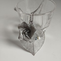 Collana origami rosa in metallo