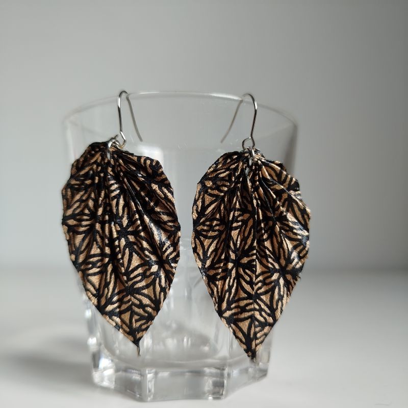 Earrings origami Leaf, Asanoha black