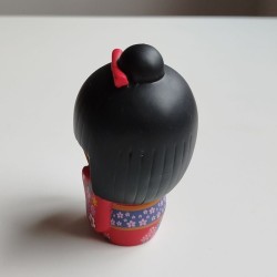 Kokeshi in resina Ventaglio